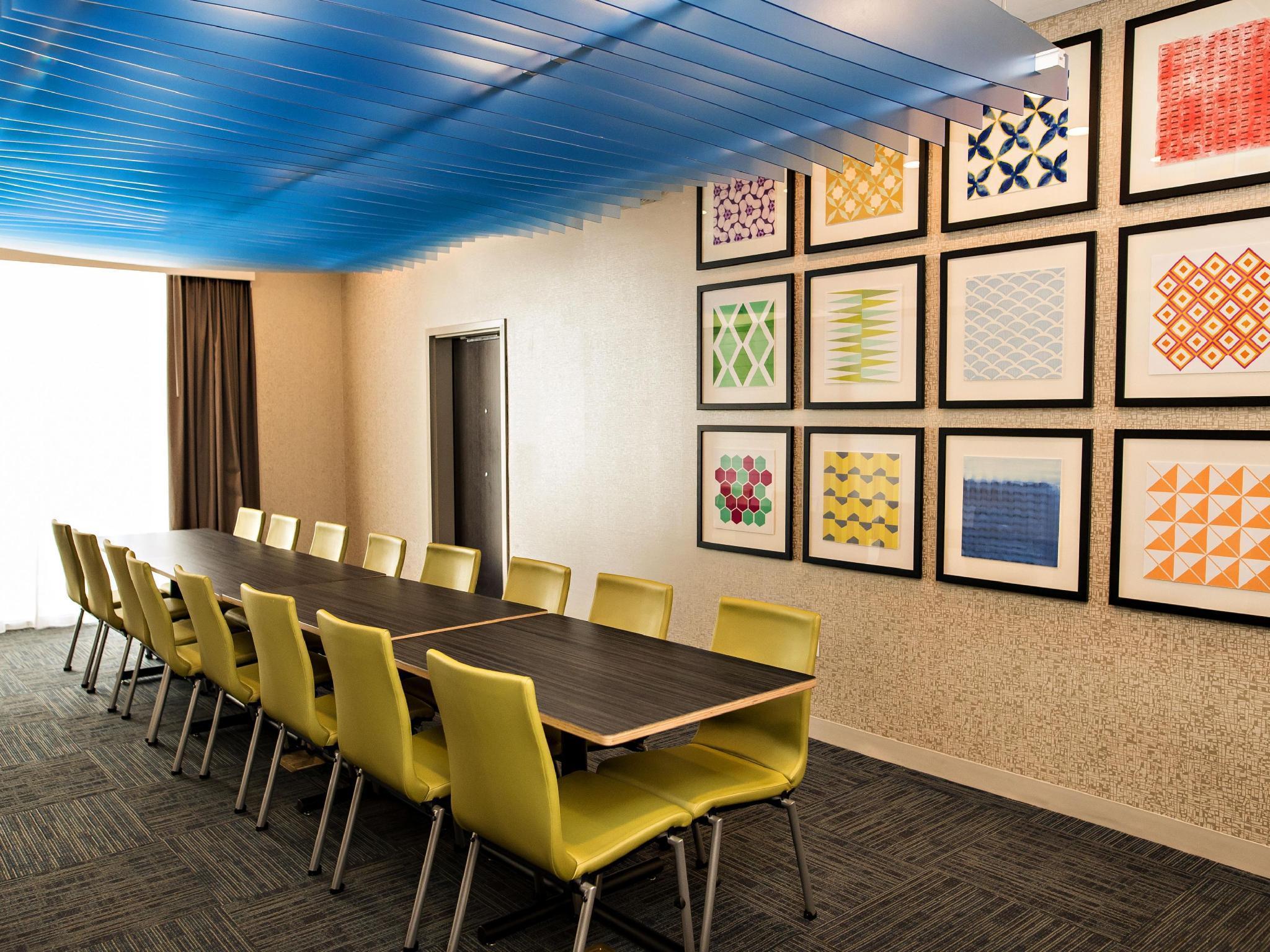 Holiday Inn Express & Suites - Marietta By Ihg Exterior foto