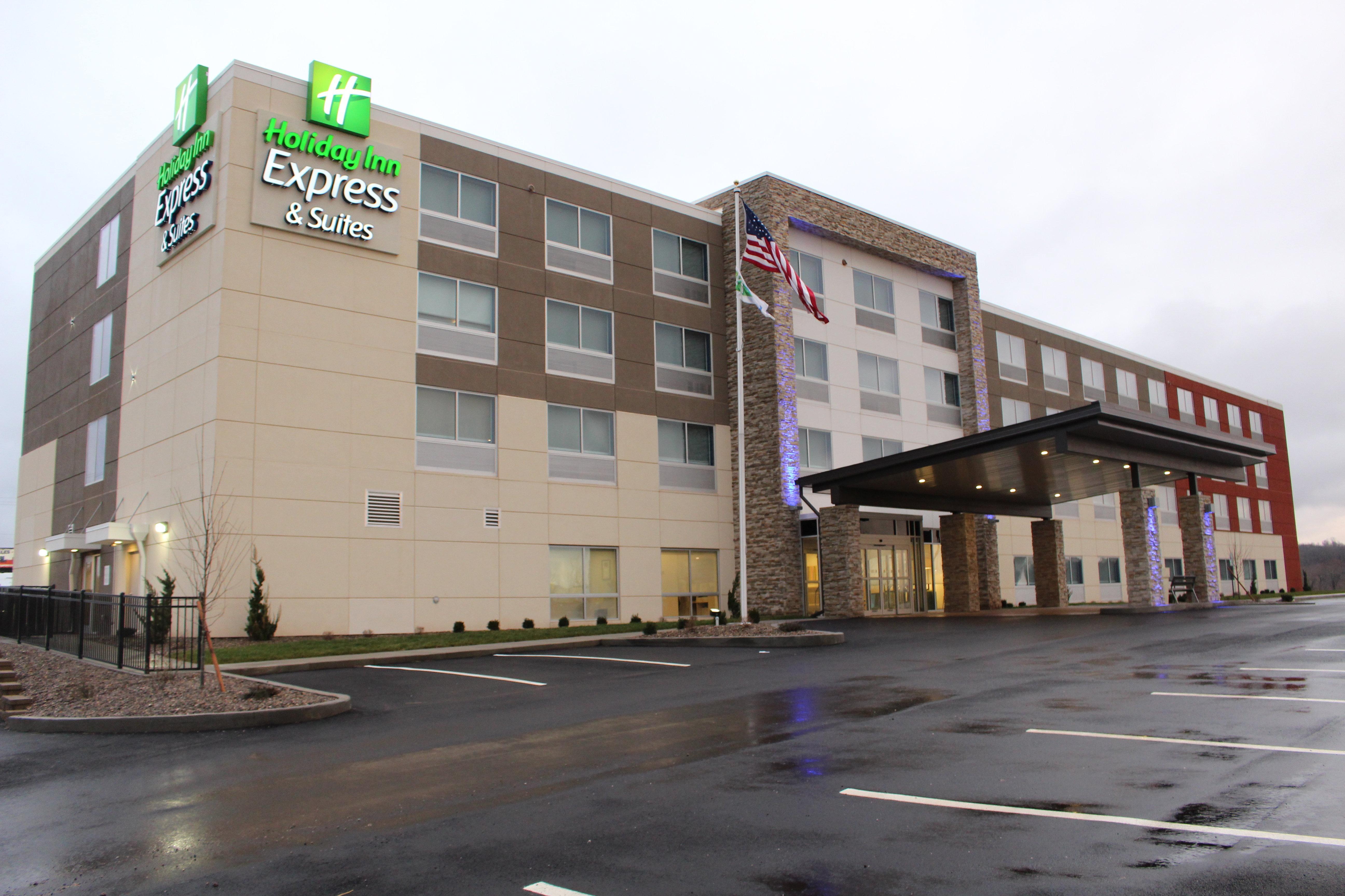 Holiday Inn Express & Suites - Marietta By Ihg Exterior foto